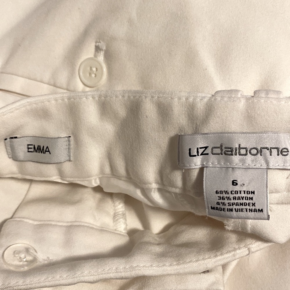 Liz Claiborne || Emma white cropped pants (measurements in pictures) - Picture 6 of 10